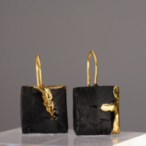Black Gold Square 73